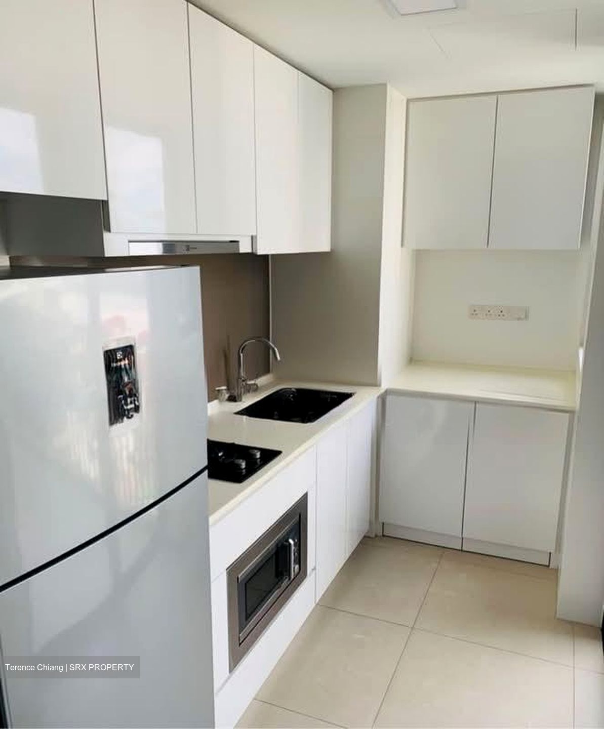 Sky Vue (D20), Condominium #575441401